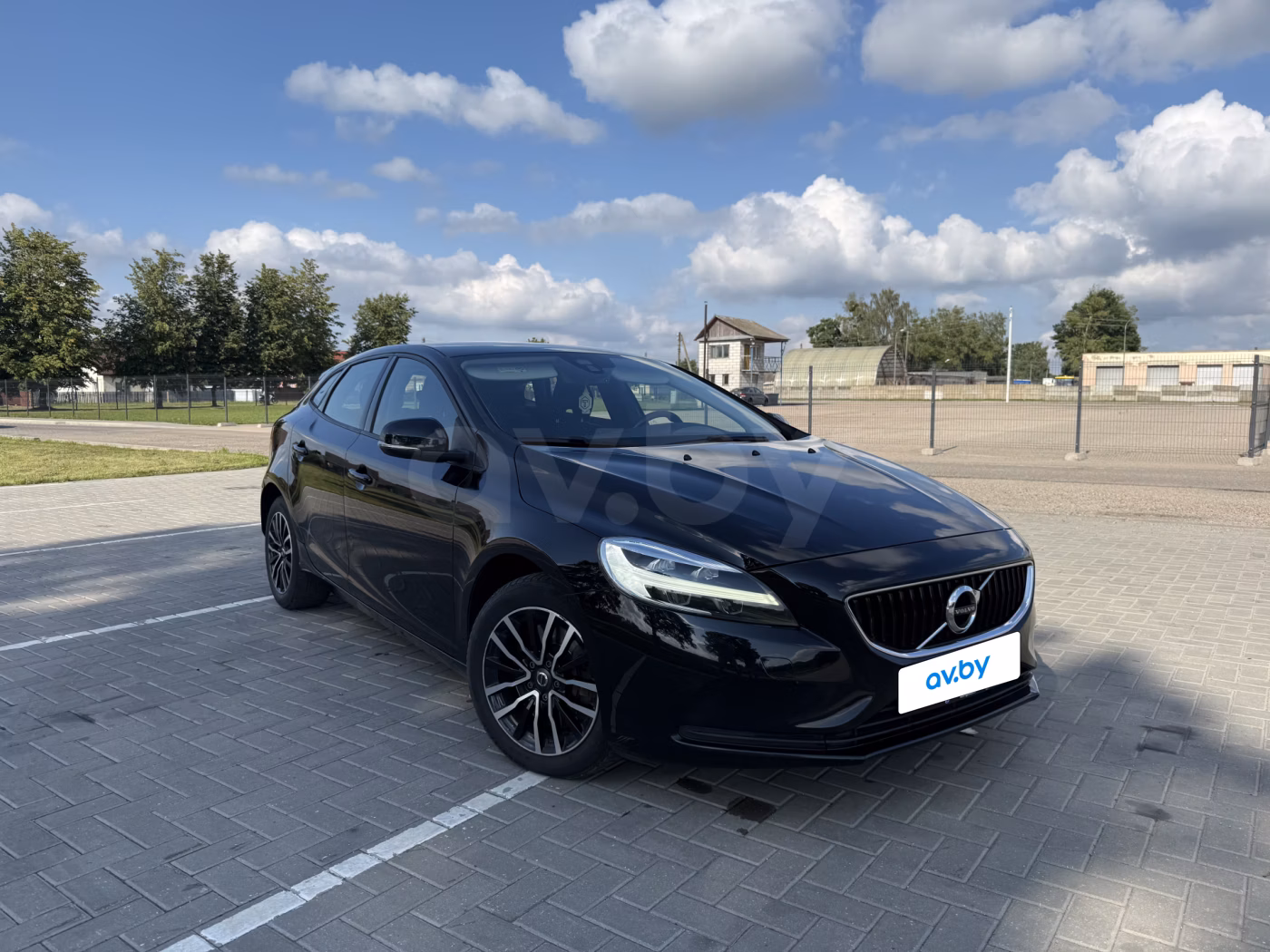Volvo V40