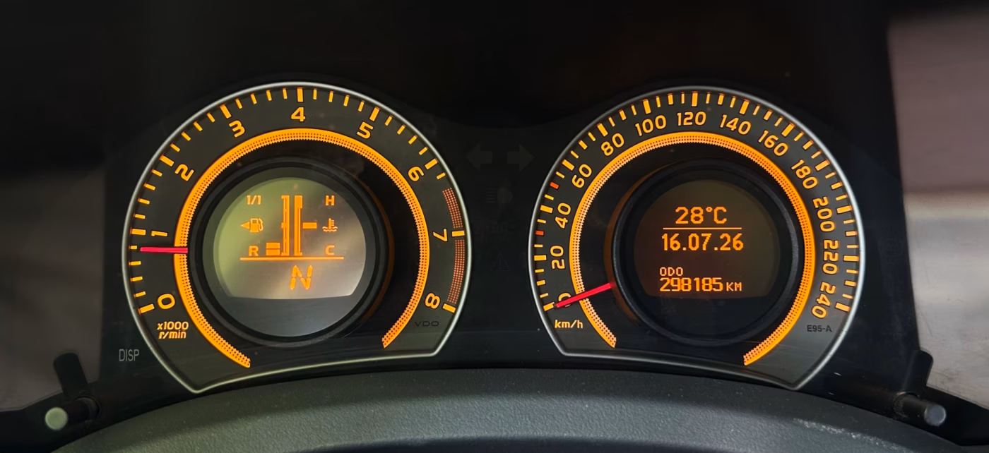 Toyota Auris фото 15