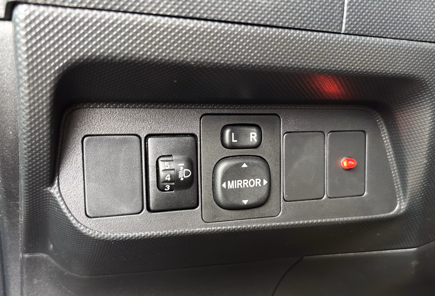 Toyota Auris фото 21
