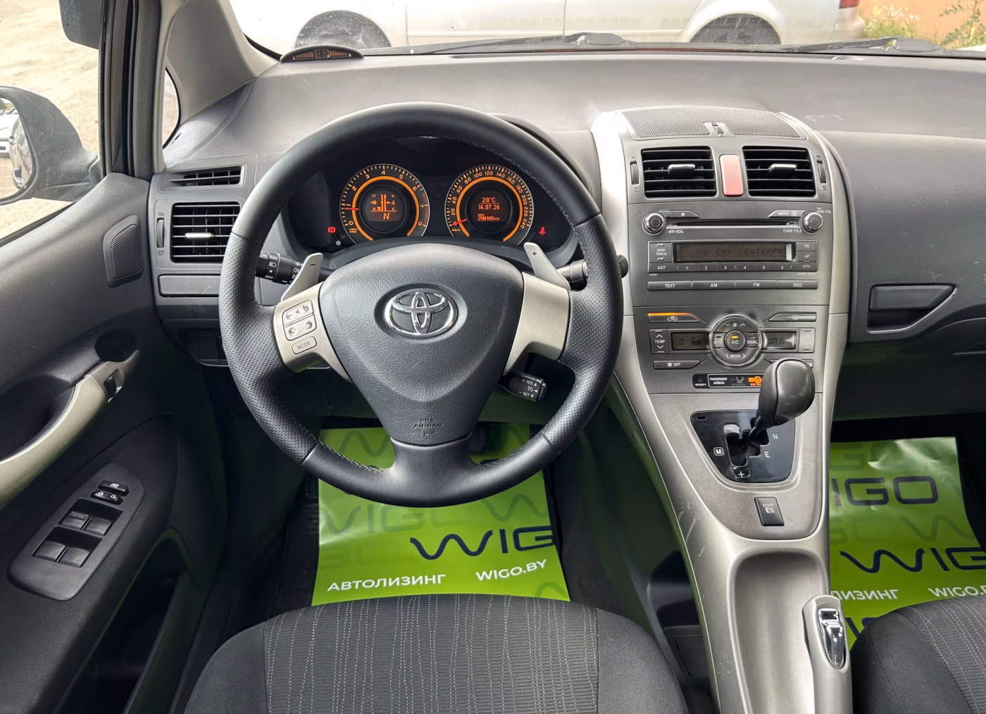 Toyota Auris фото 14
