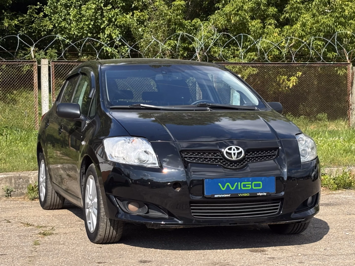 Toyota Auris фото 2