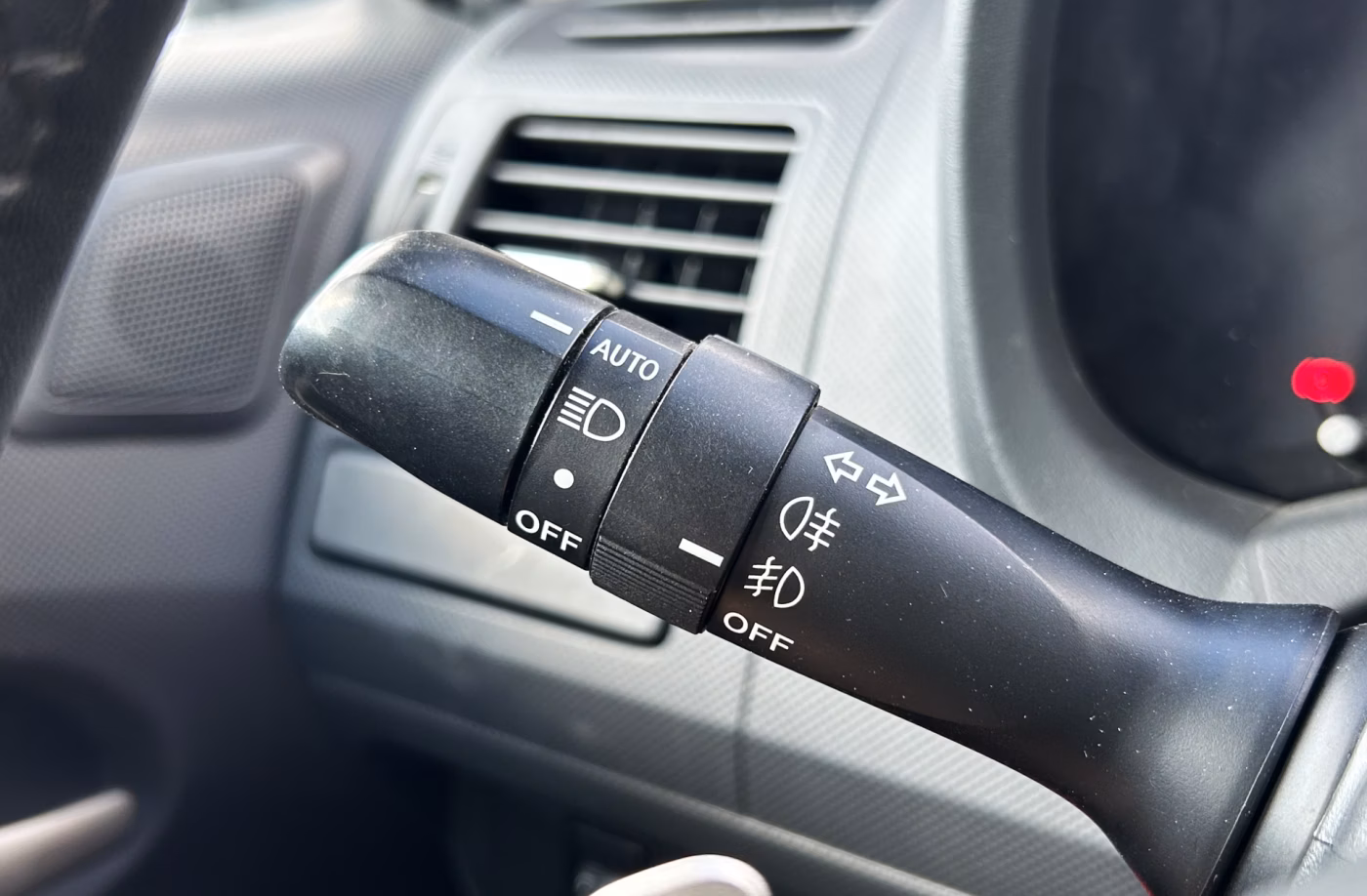 Toyota Auris фото 17