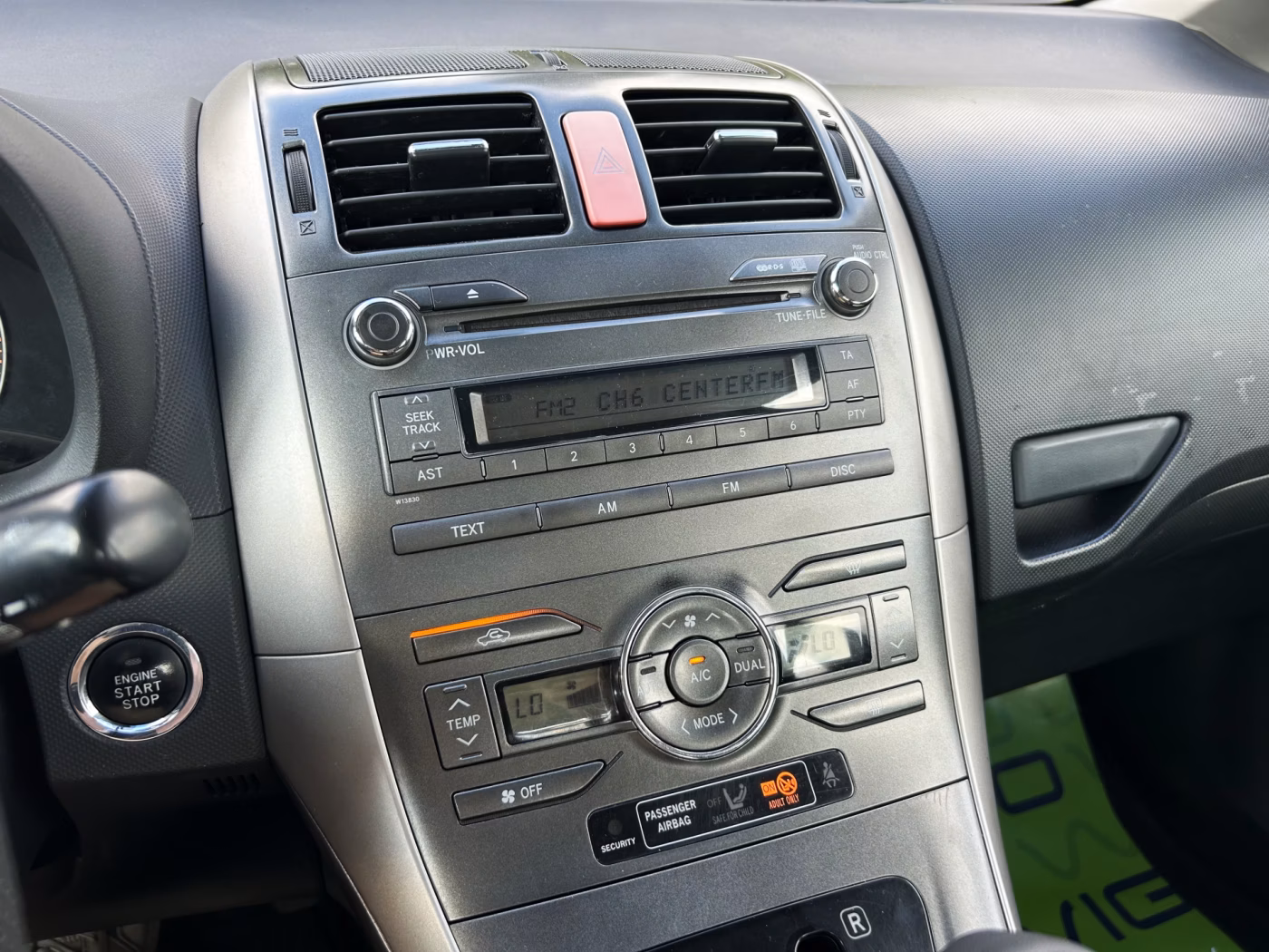 Toyota Auris фото 16