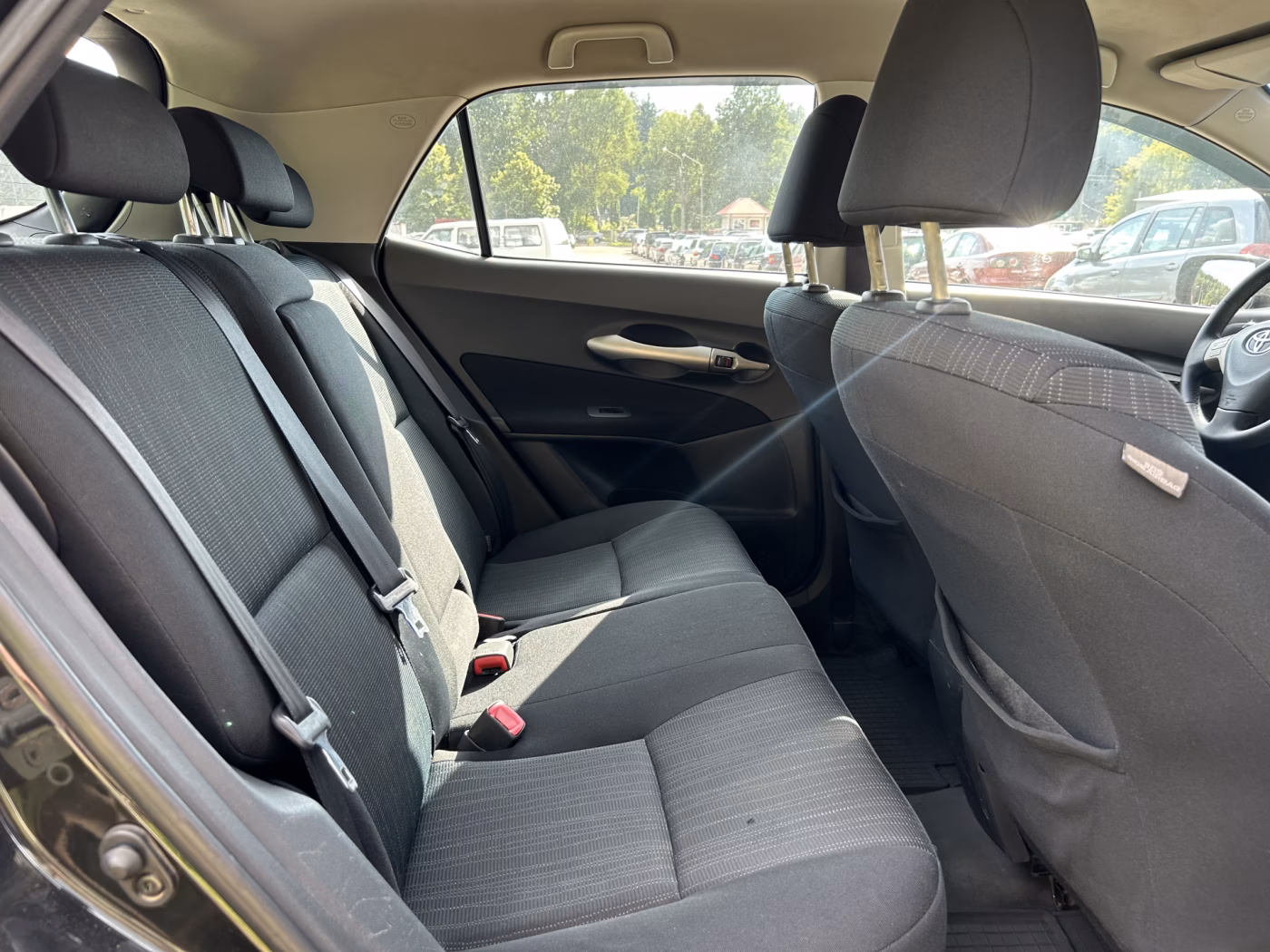 Toyota Auris фото 12