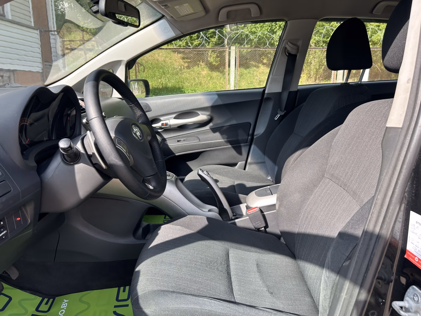 Toyota Auris фото 10