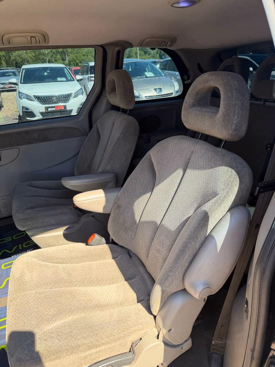 Chrysler Voyager фото 11