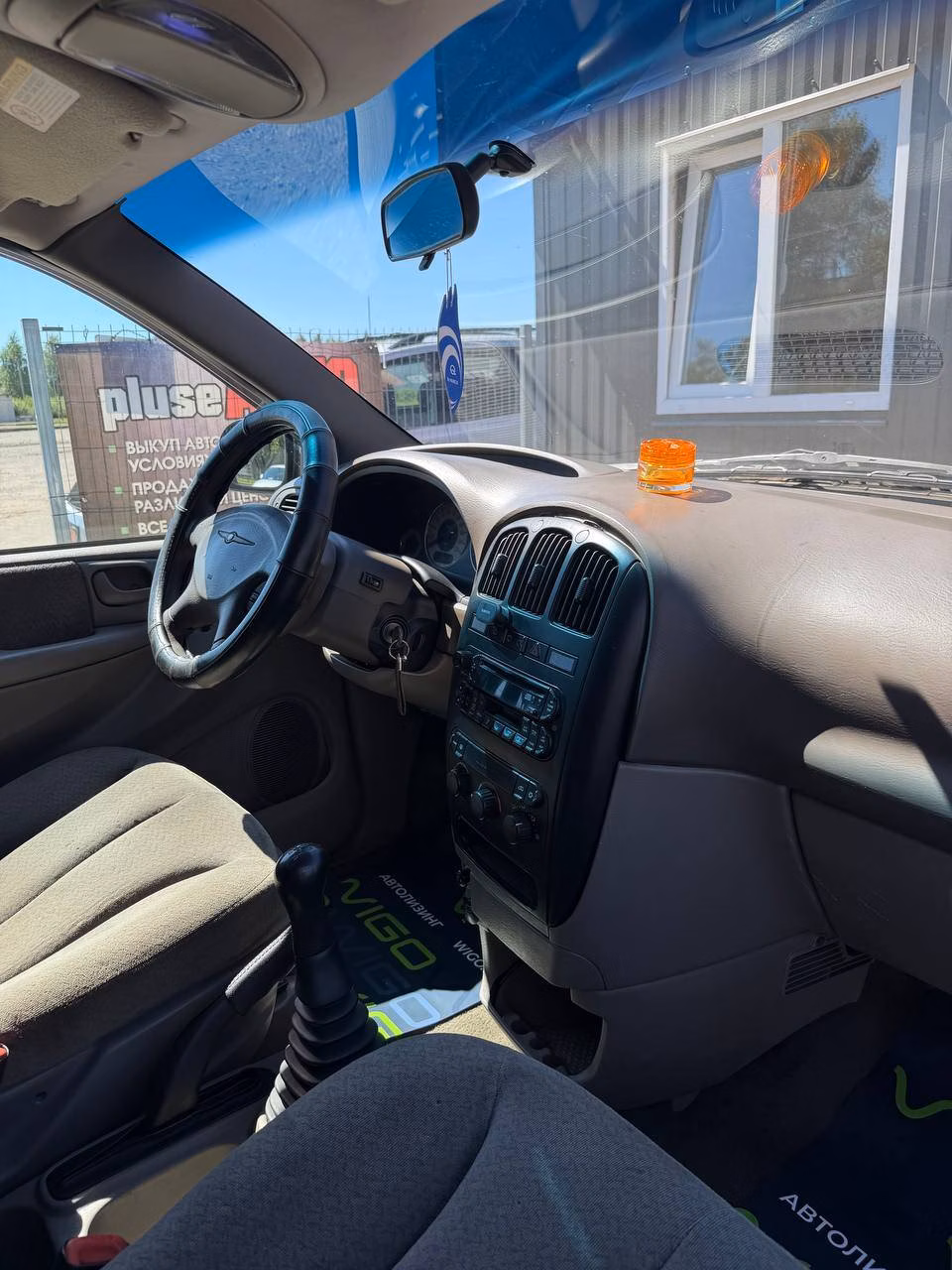 Chrysler Voyager фото 10