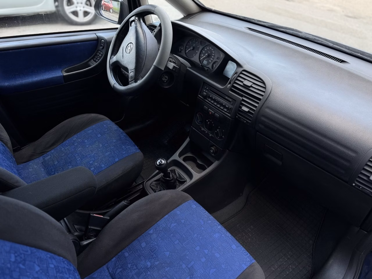 Opel Zafira фото 9