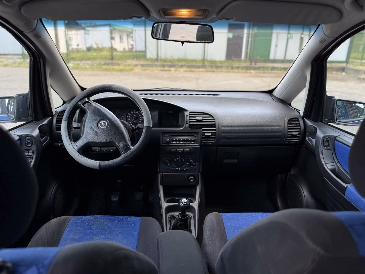 Opel Zafira фото 10