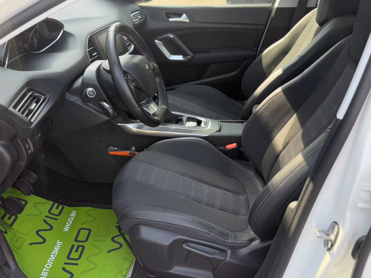 Peugeot 308 фото 8