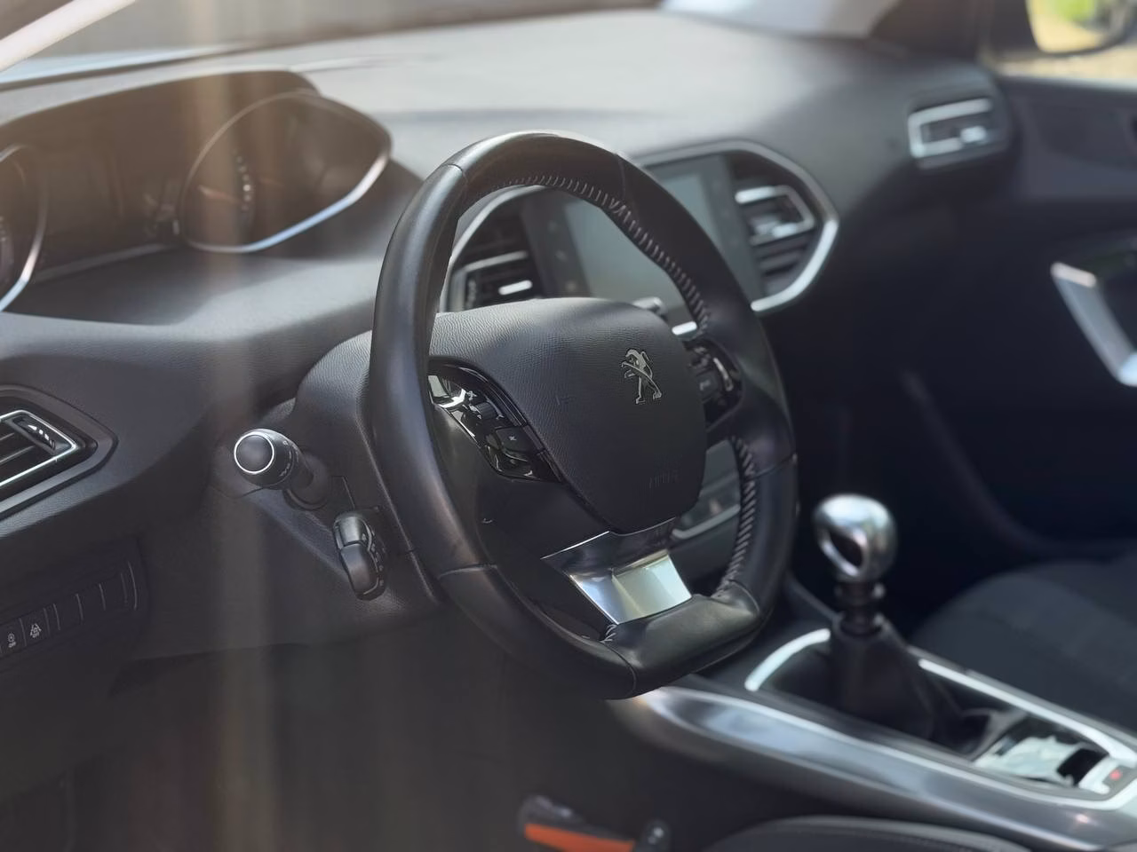 Peugeot 308 фото 11