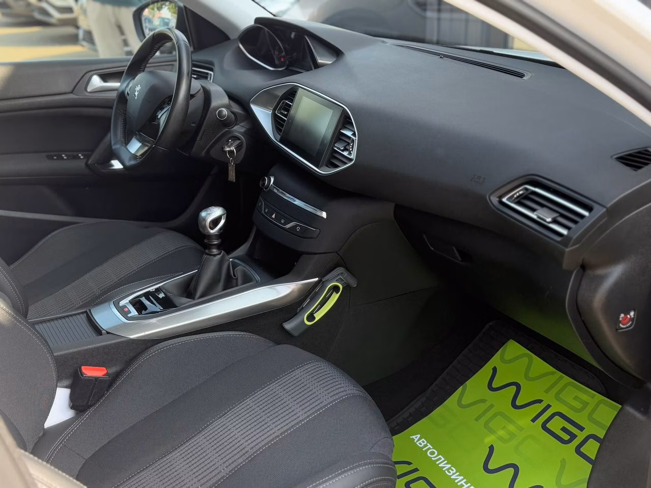 Peugeot 308 фото 12