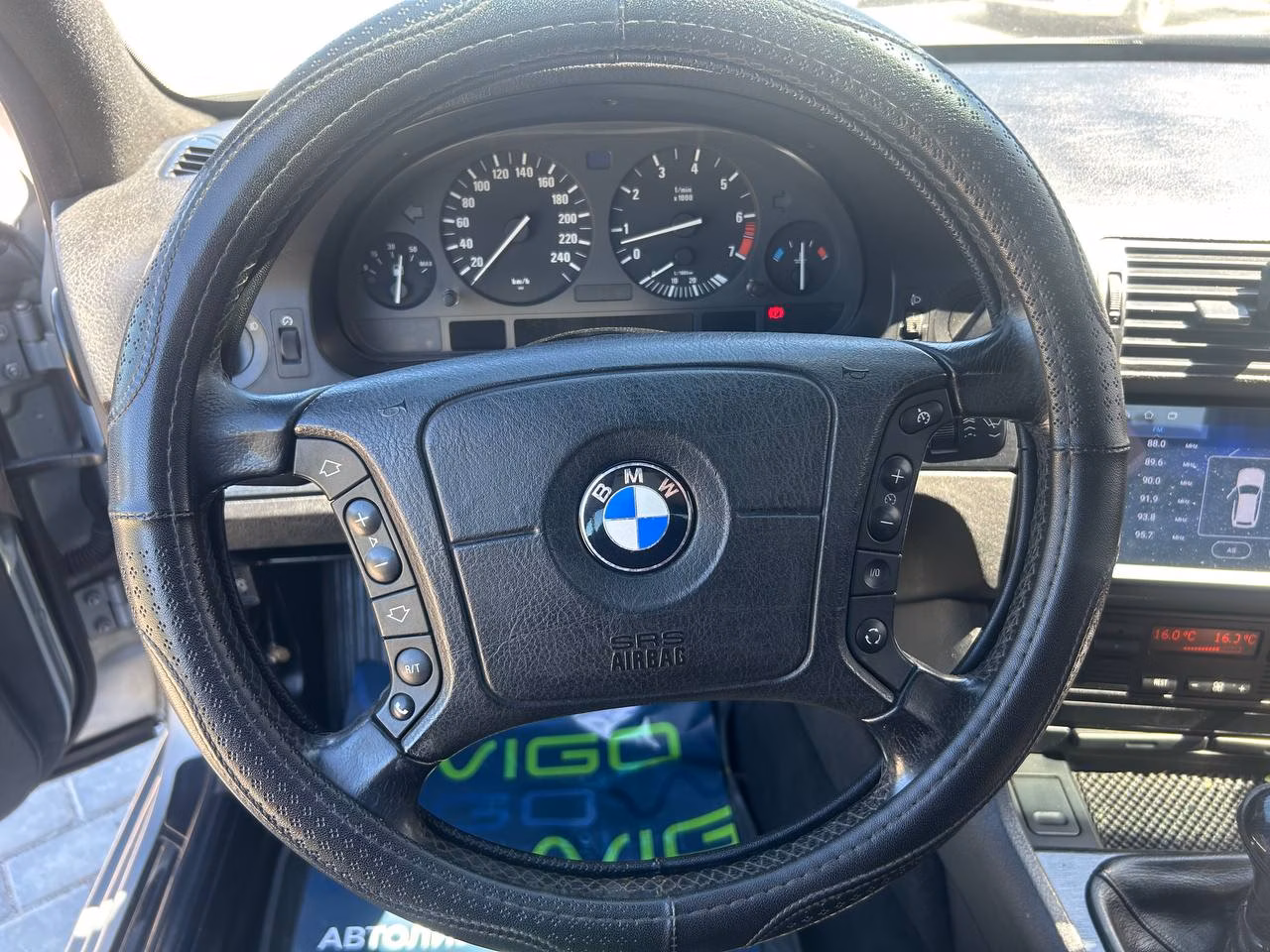 BMW 5 серия фото 10