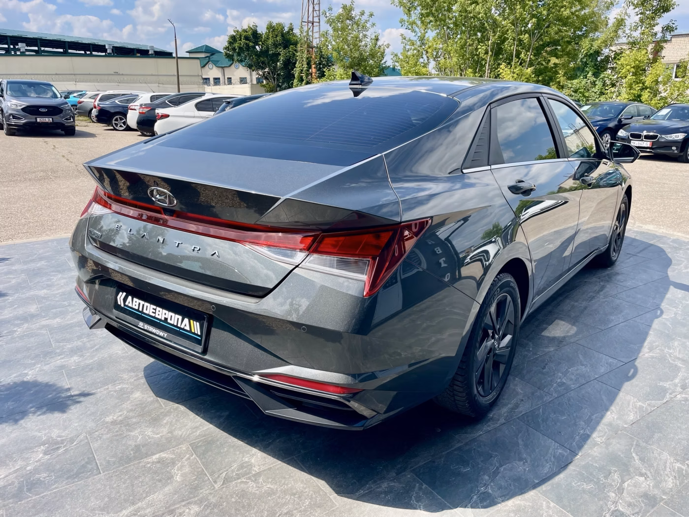 Hyundai Elantra фото 5