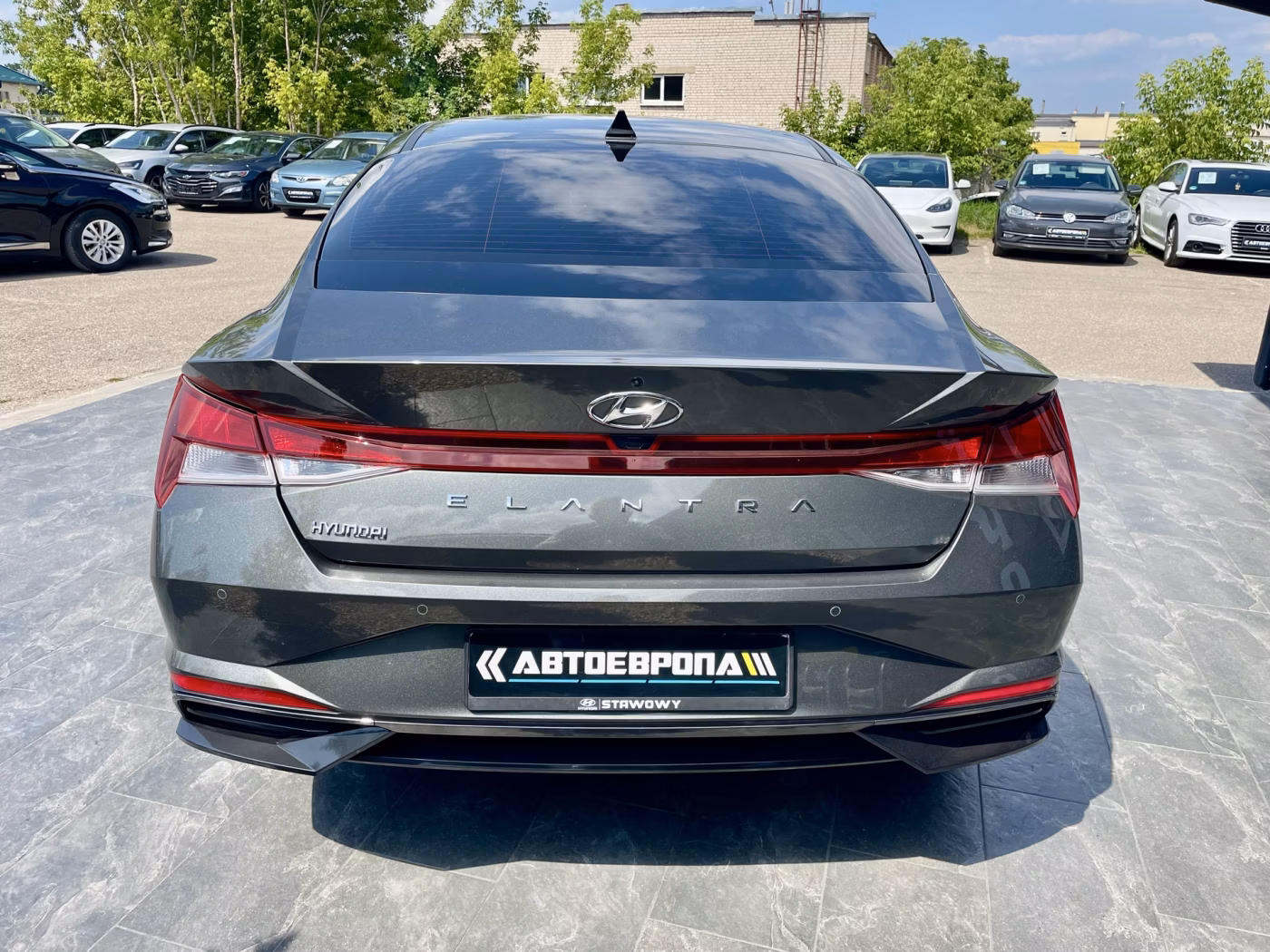 Hyundai Elantra фото 6