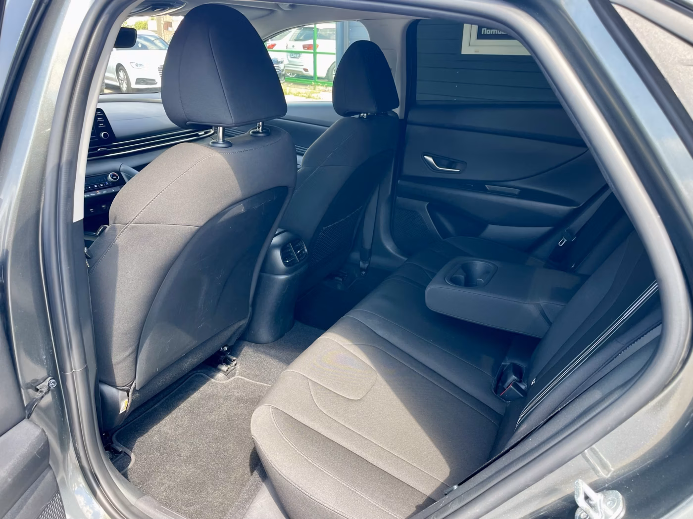 Hyundai Elantra фото 14