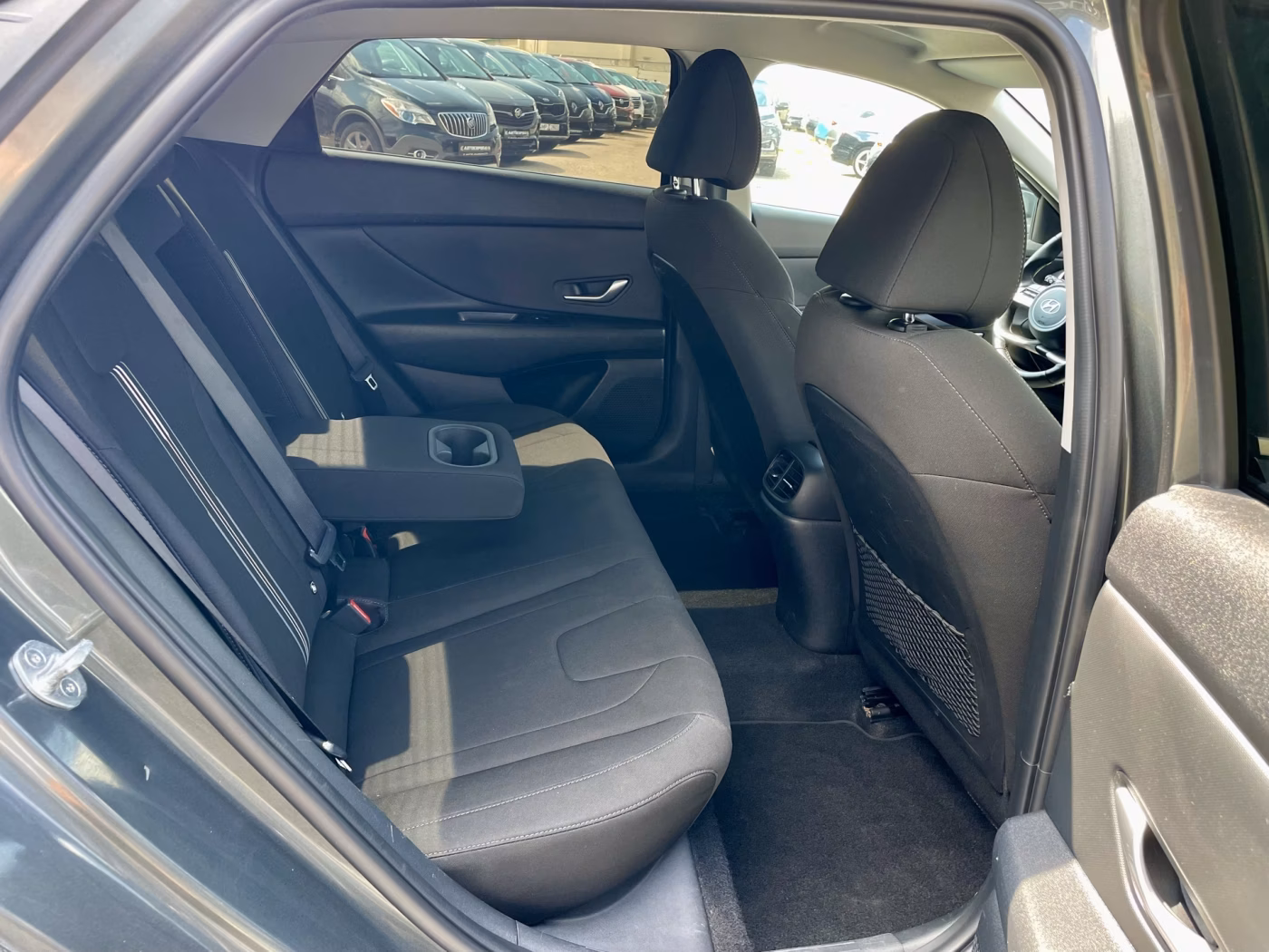 Hyundai Elantra фото 21