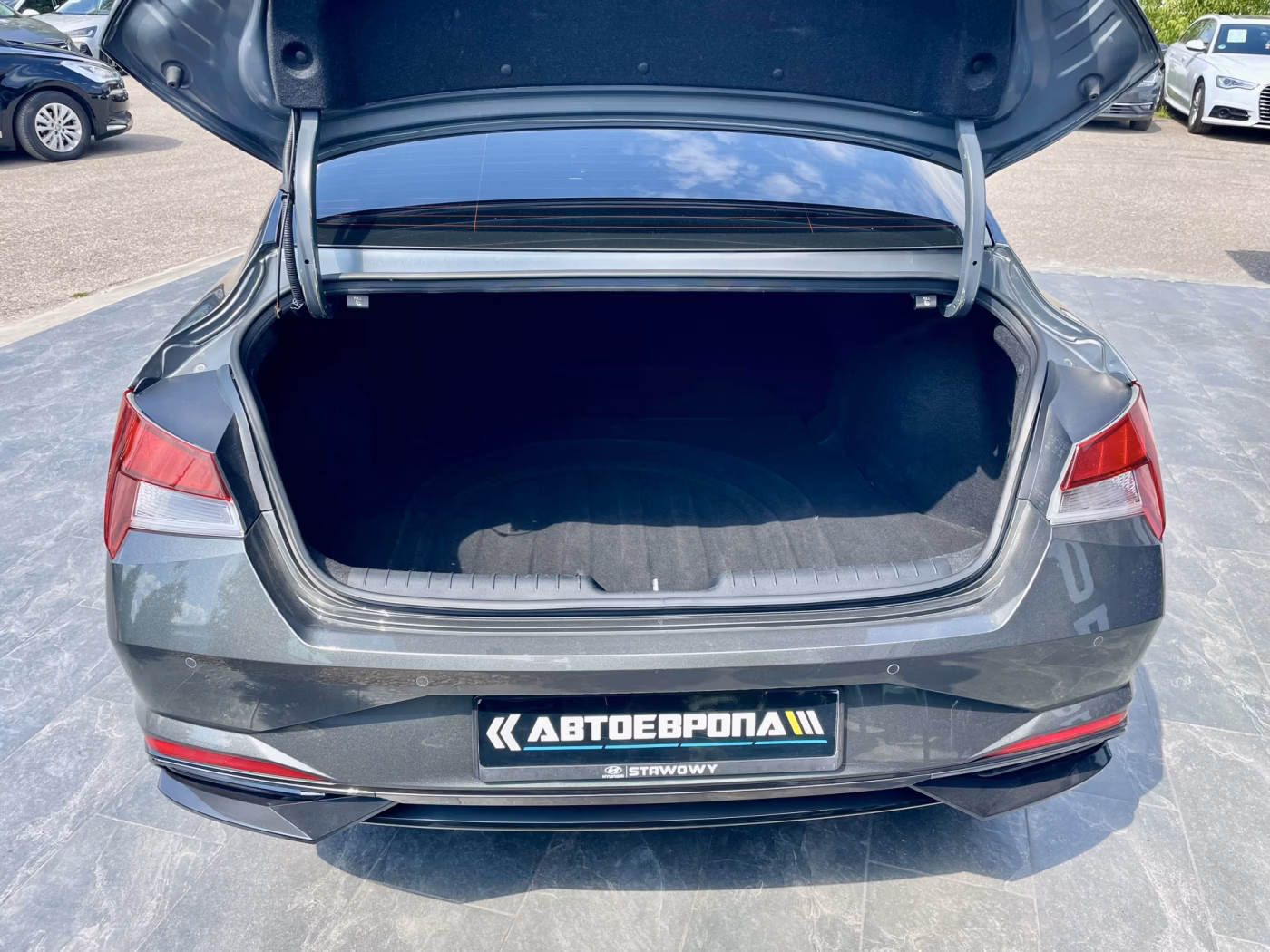 Hyundai Elantra фото 9
