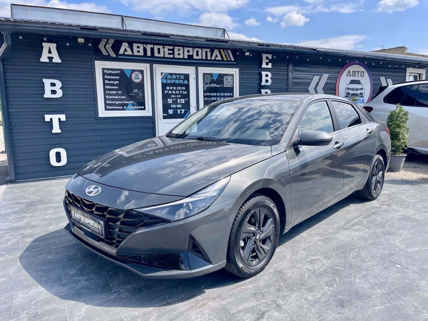 Hyundai Elantra фото 2