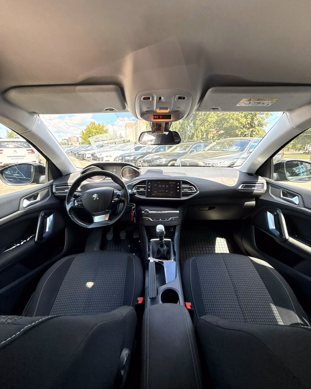 Peugeot 308 фото 10
