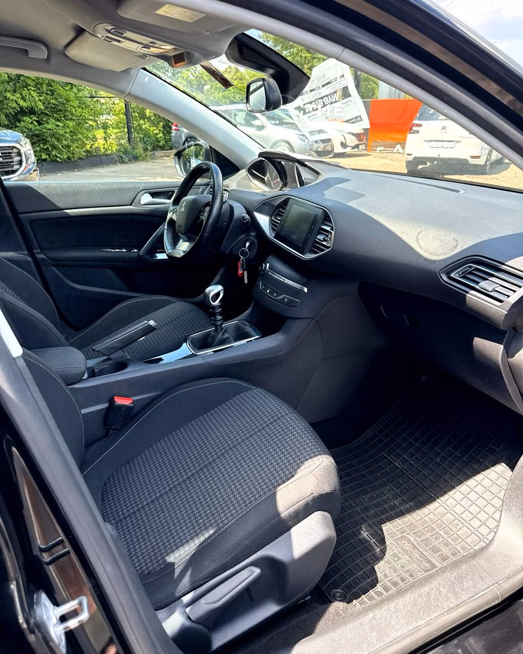 Peugeot 308 фото 12