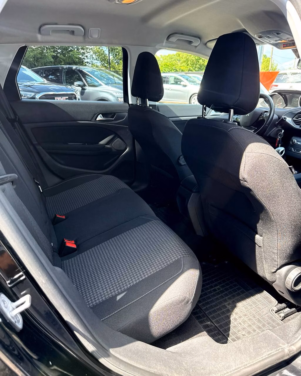 Peugeot 308 фото 13