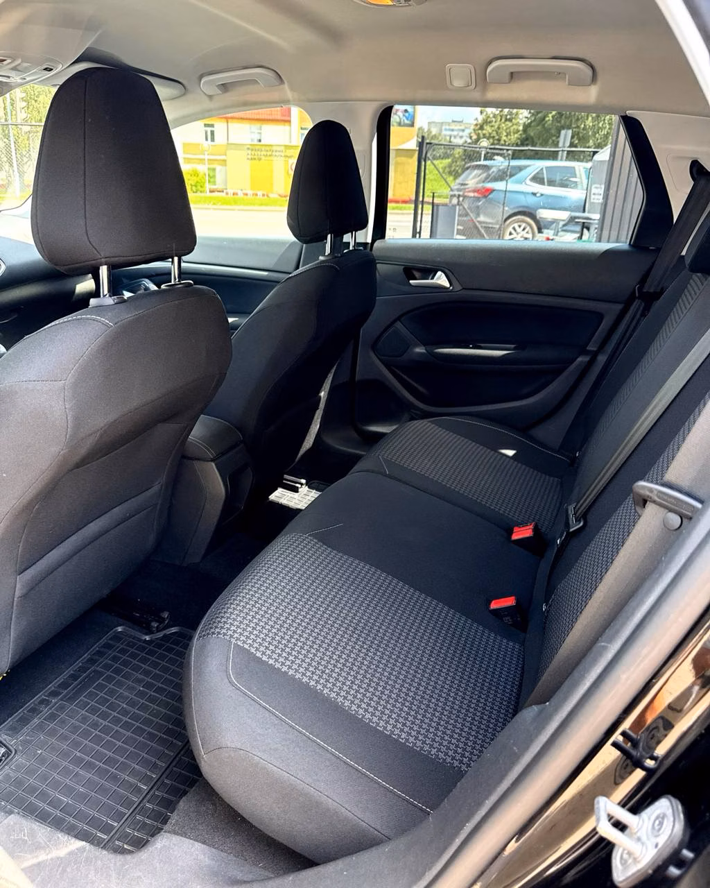 Peugeot 308 фото 14