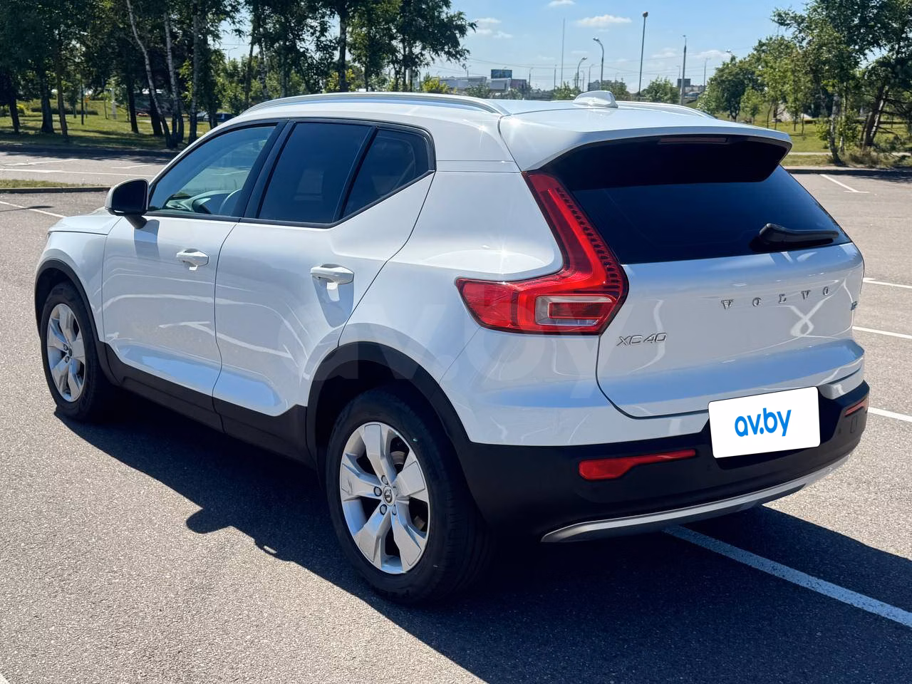 Volvo XC40 фото 4