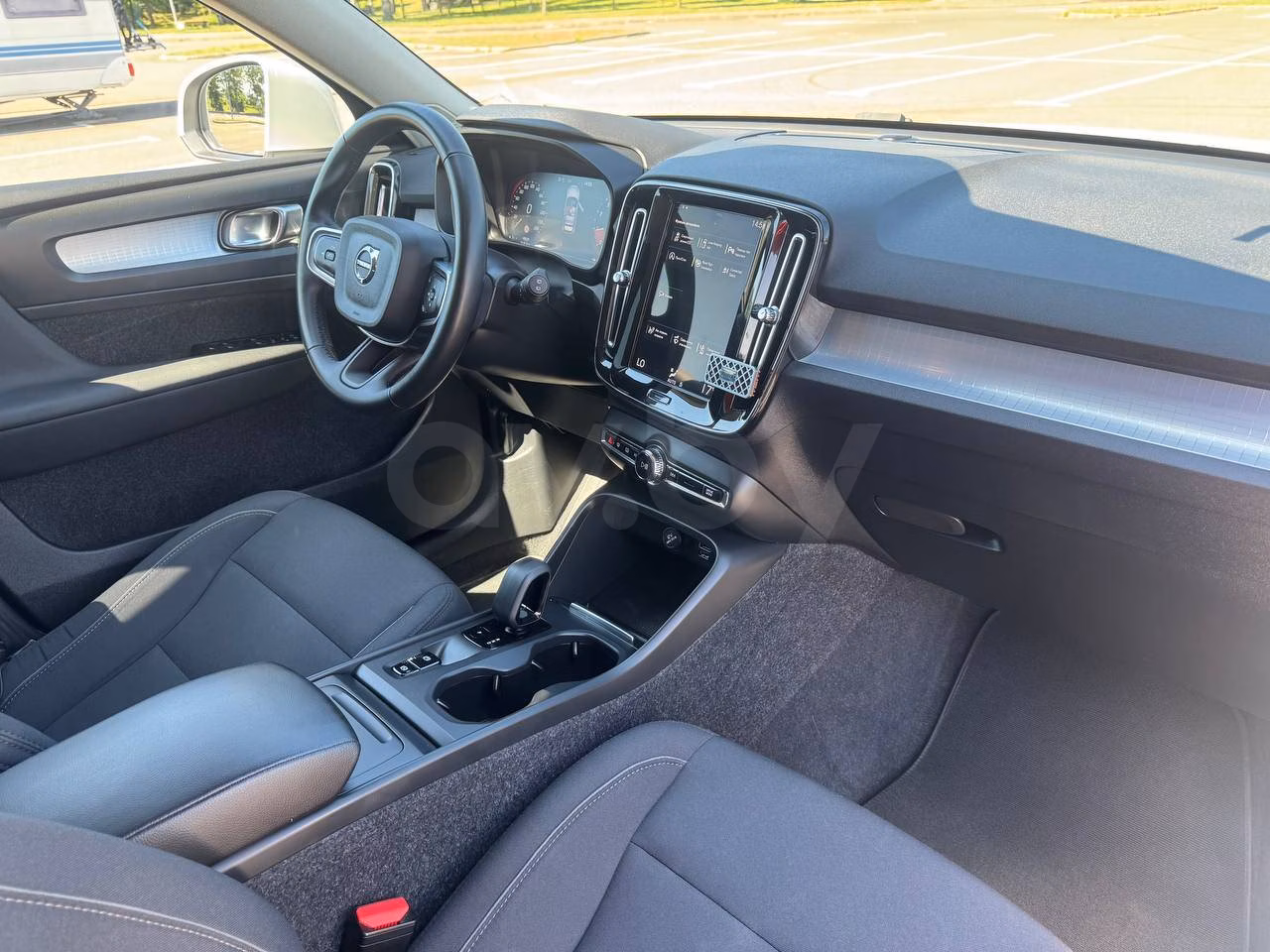 Volvo XC40 фото 15
