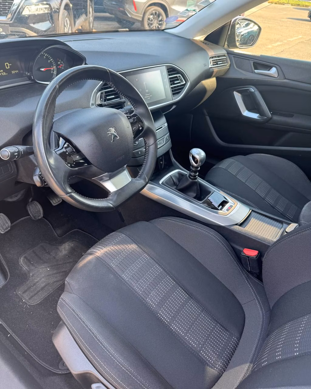 Peugeot 308 фото 10