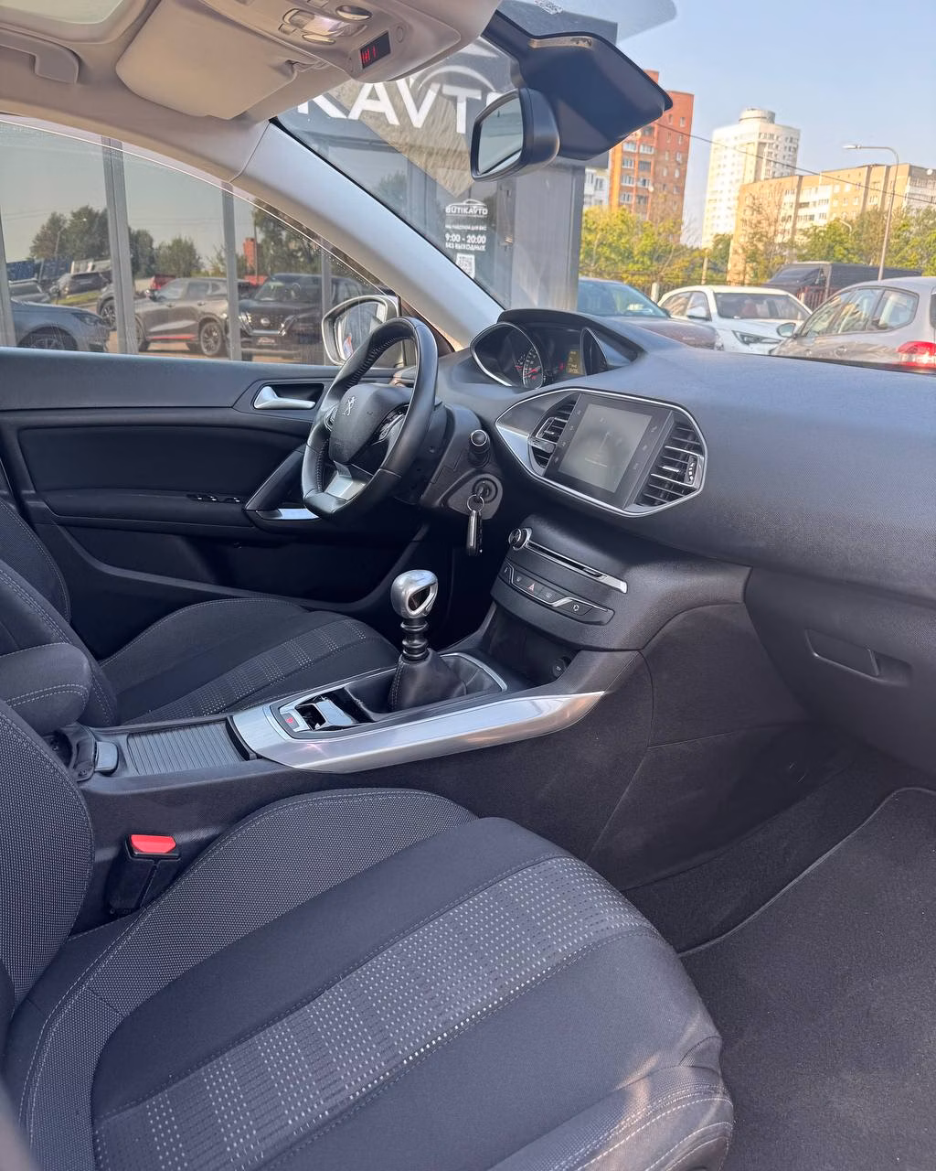 Peugeot 308 фото 13