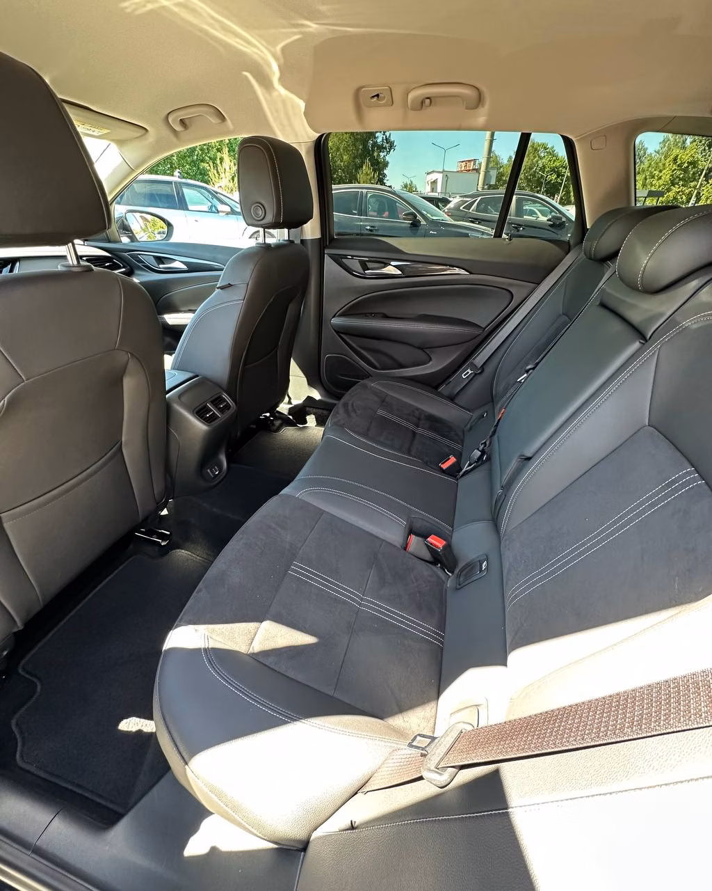 Opel Insignia фото 8