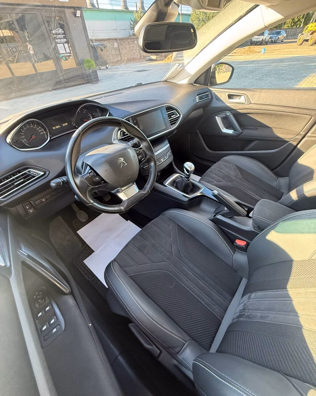 Peugeot 308 фото 9