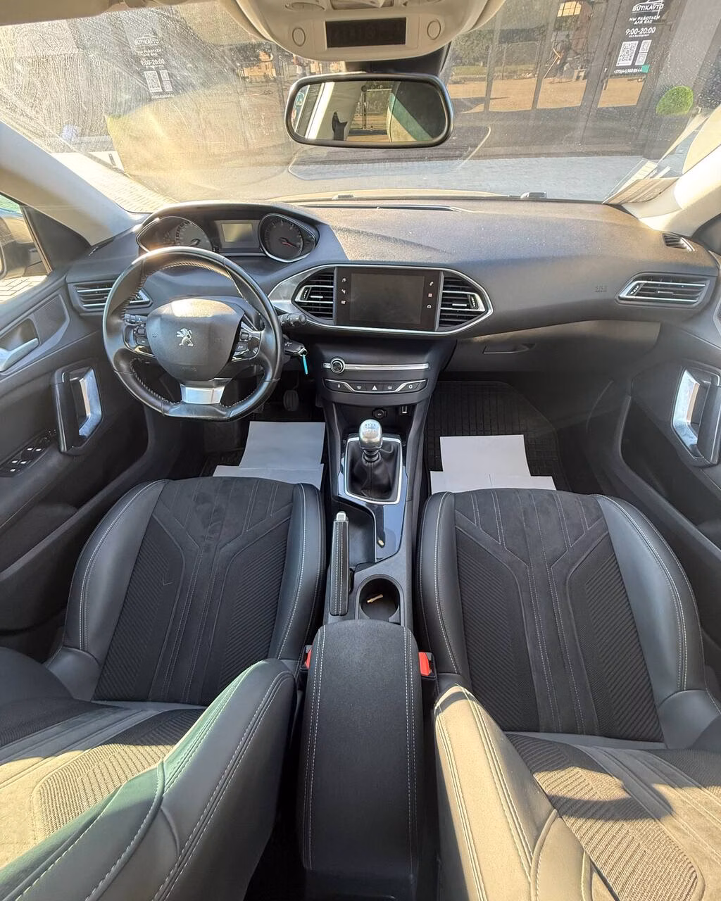 Peugeot 308 фото 10