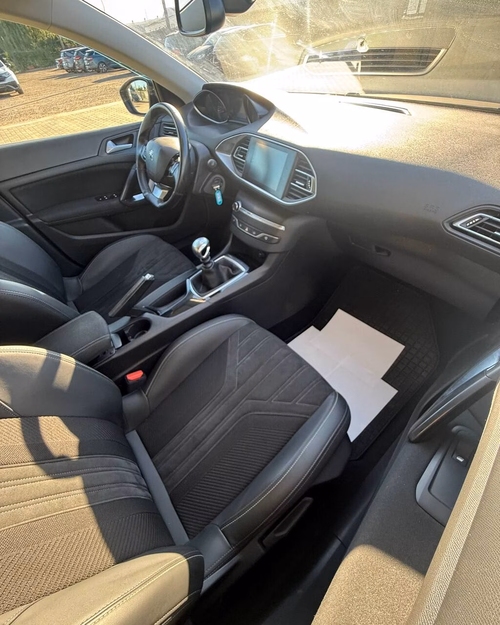 Peugeot 308 фото 12