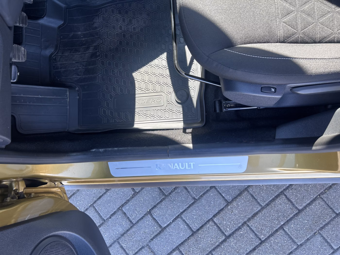 Renault Sandero Stepway фото 12