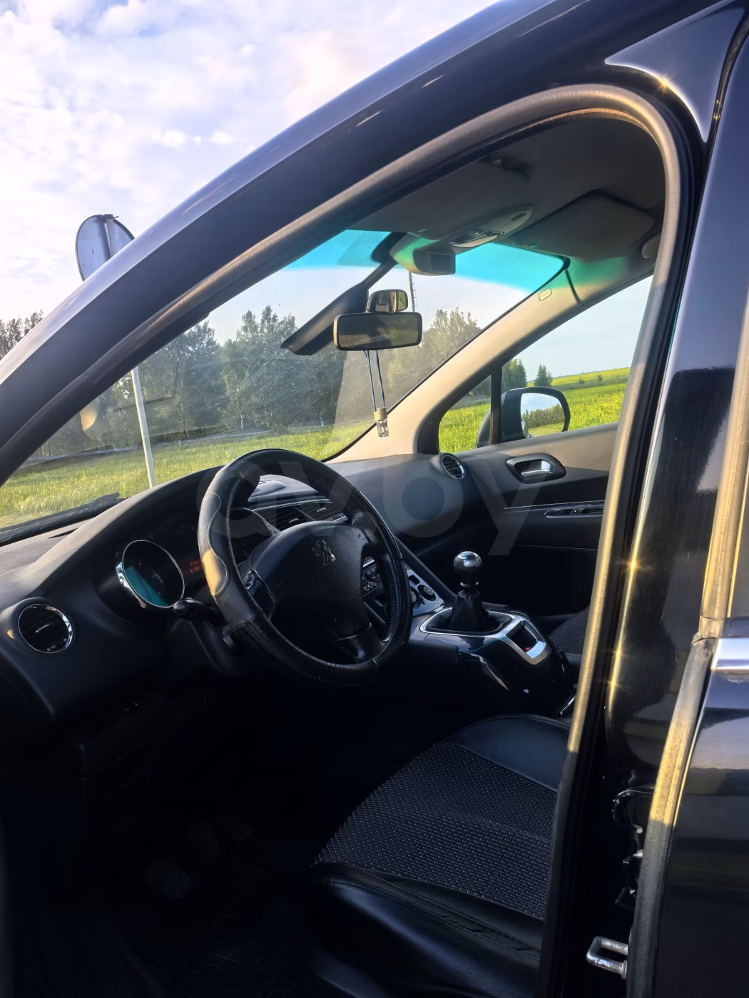 Peugeot 5008 фото 8