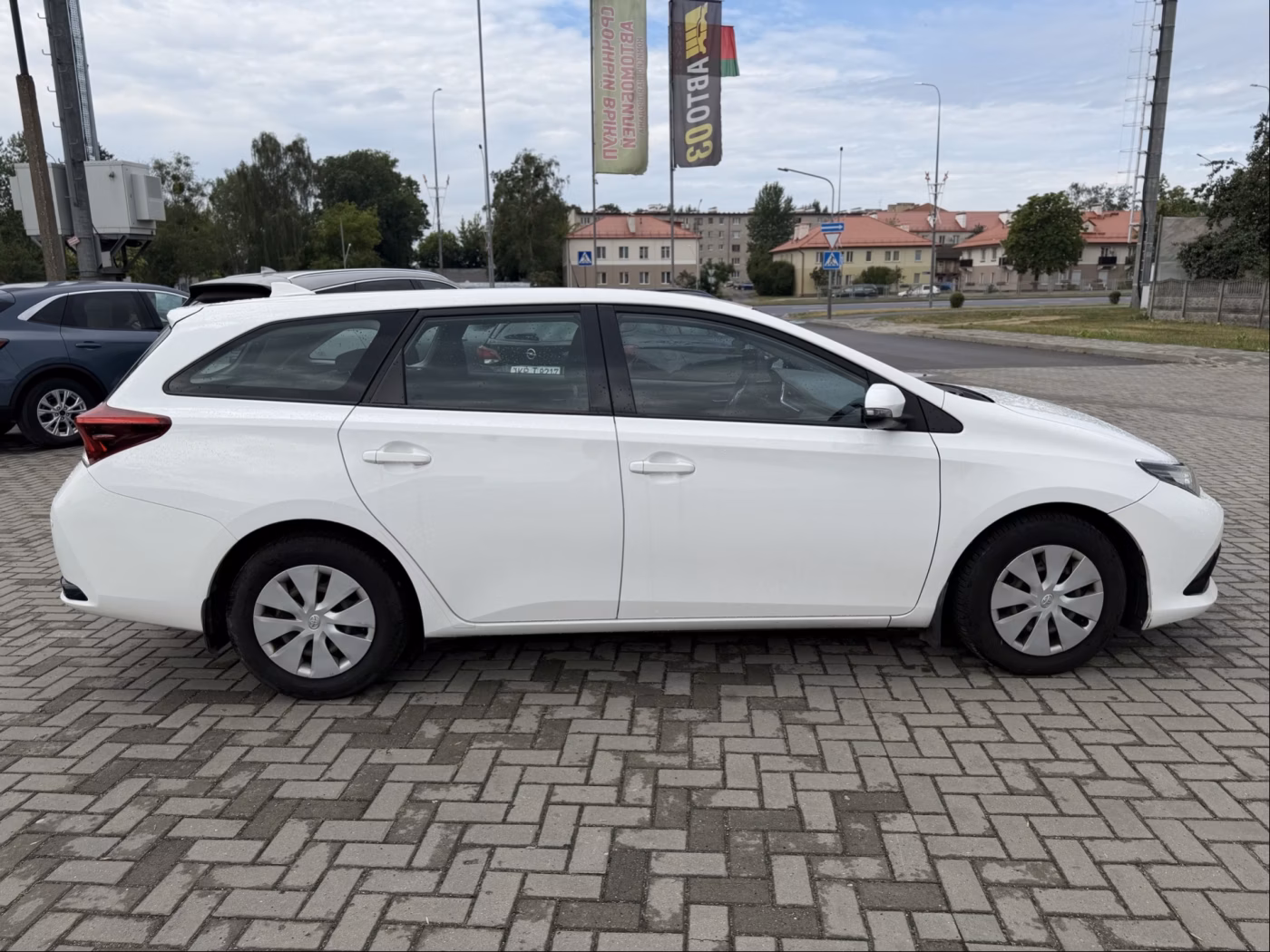 Toyota Auris фото 4