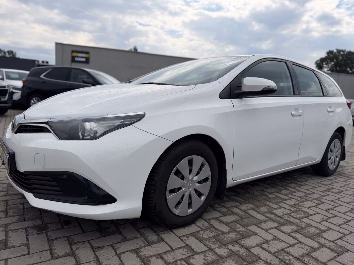 Toyota Auris фото 7