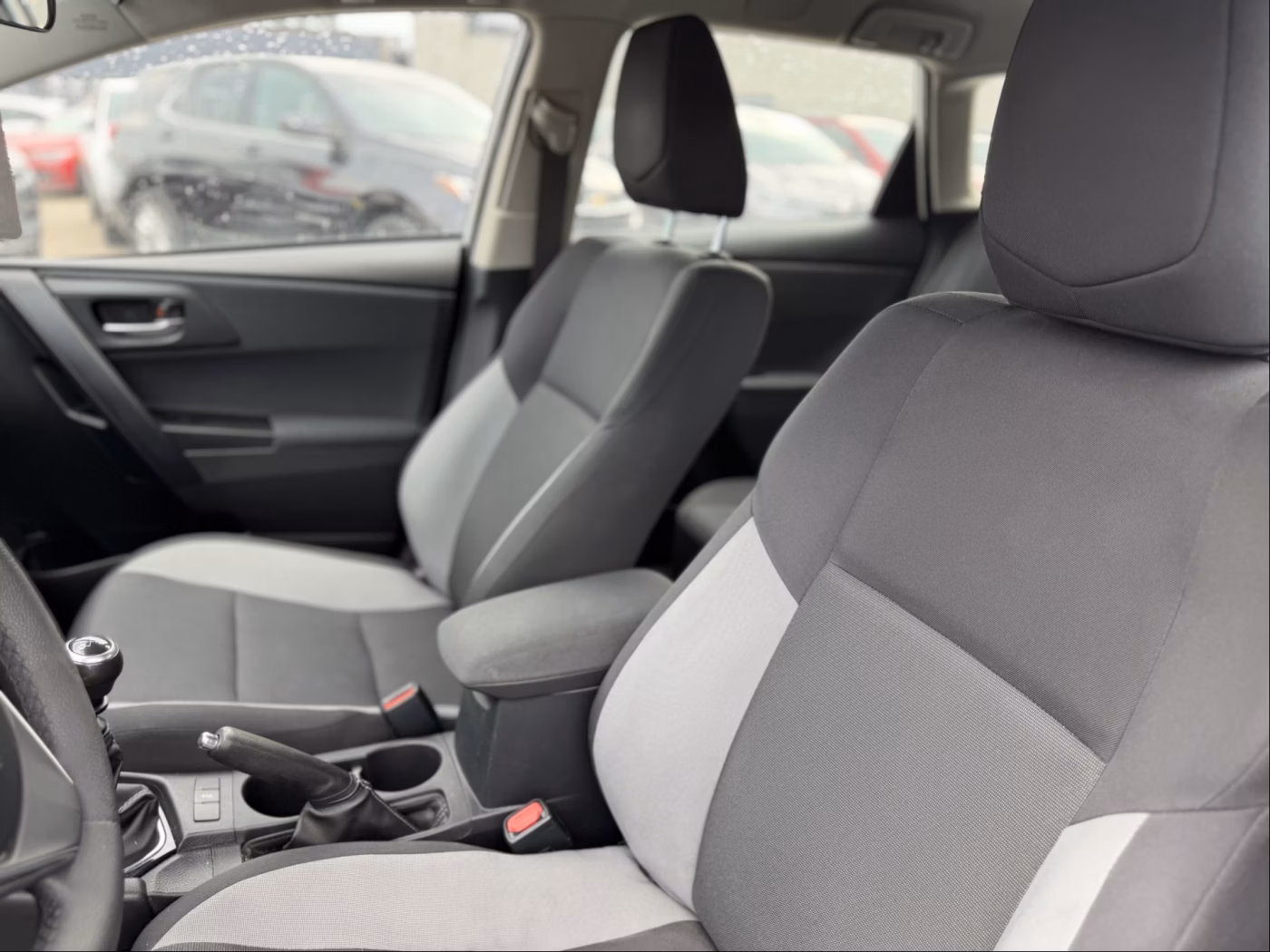 Toyota Auris фото 19