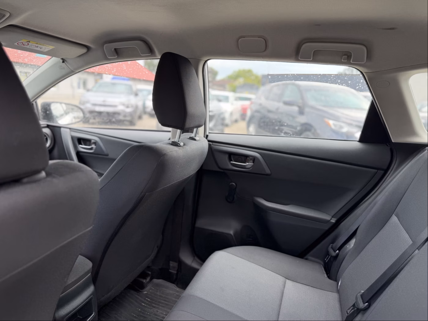 Toyota Auris фото 21
