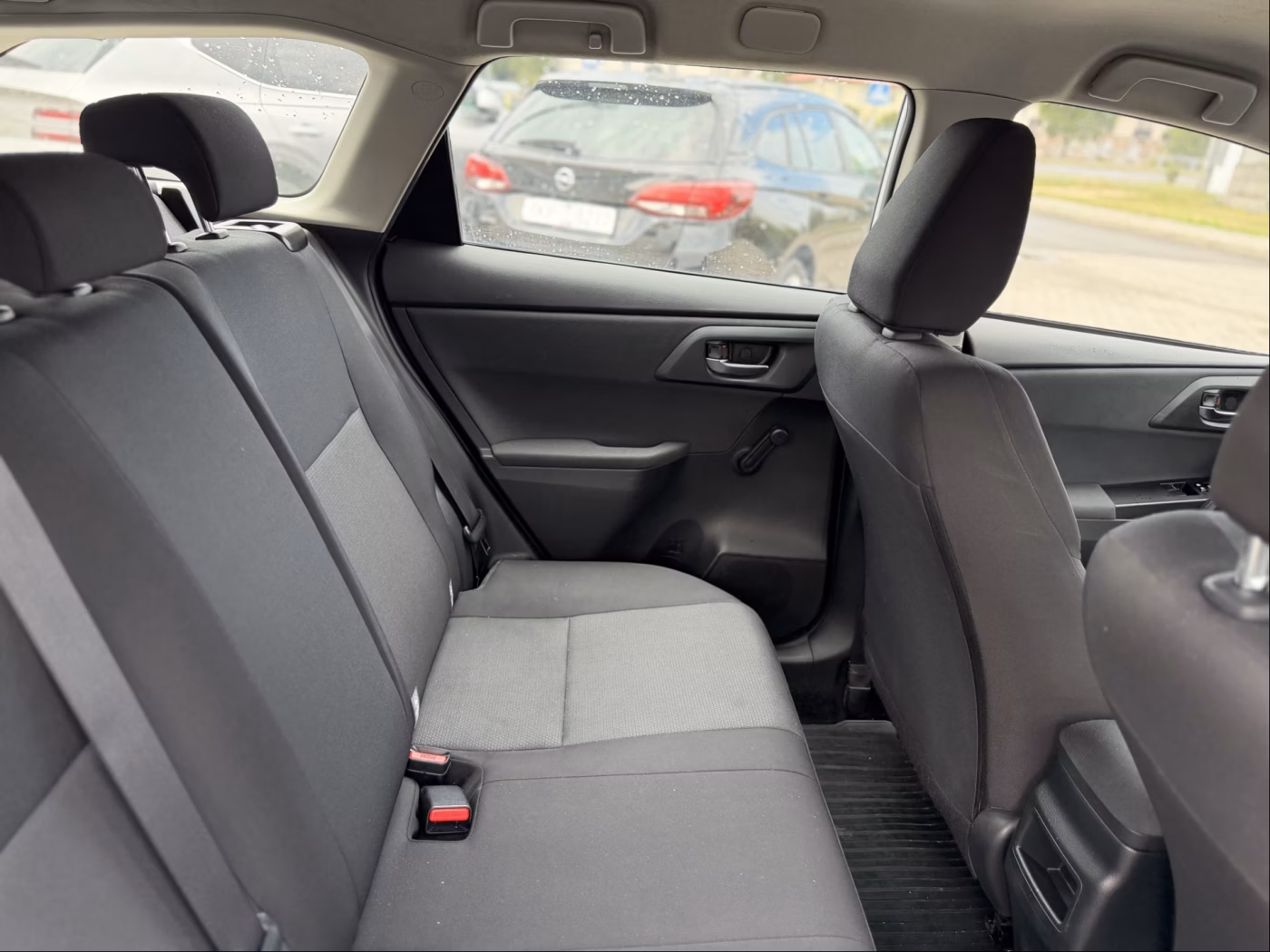 Toyota Auris фото 22