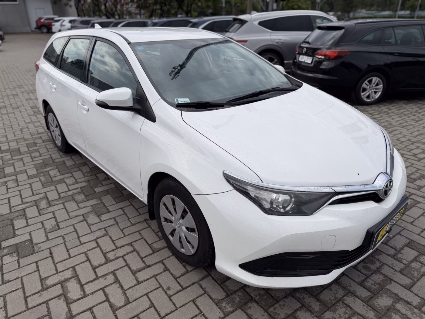 Toyota Auris фото 3