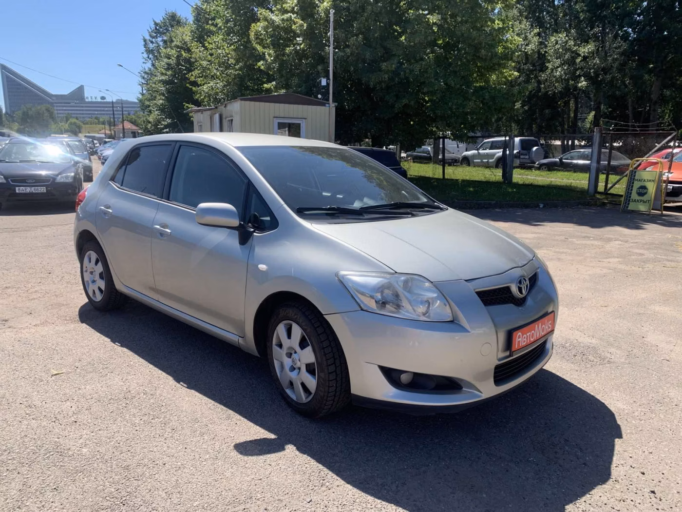 Toyota Auris фото 3