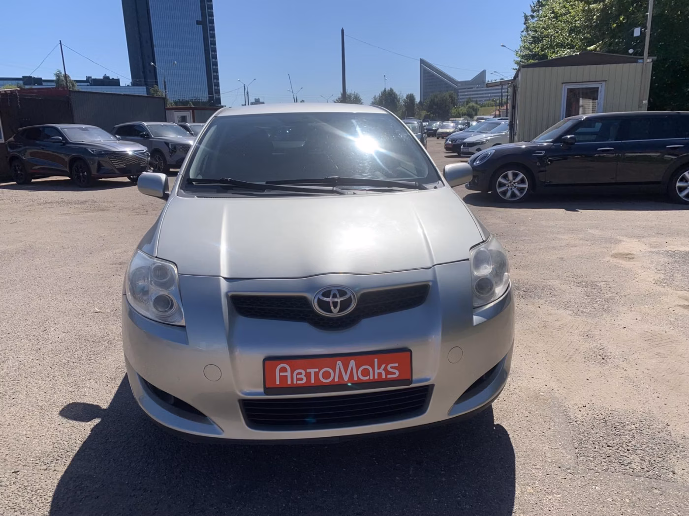 Toyota Auris фото 2