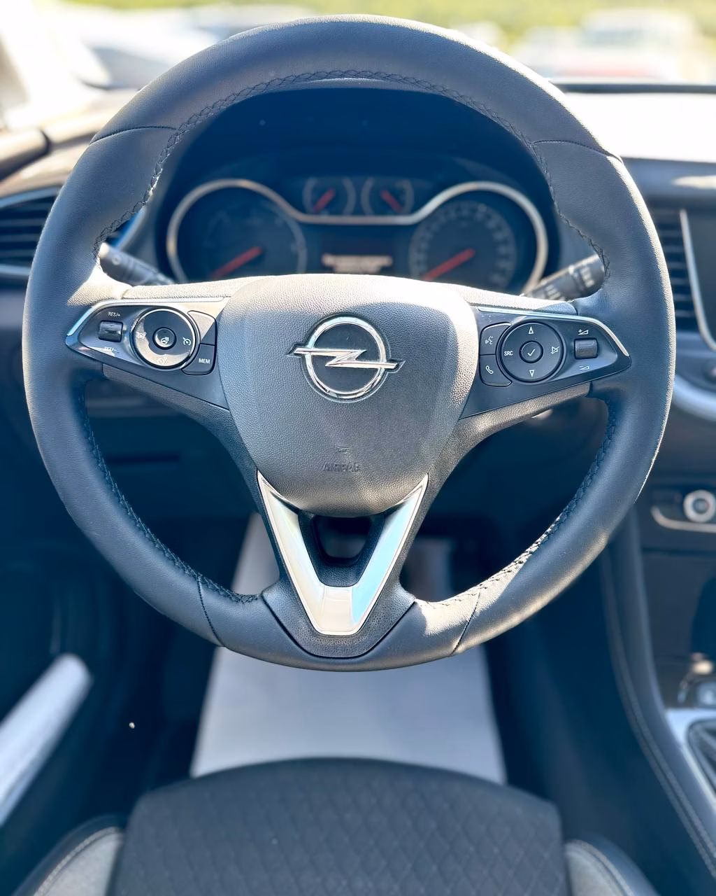 Opel Grandland X фото 10