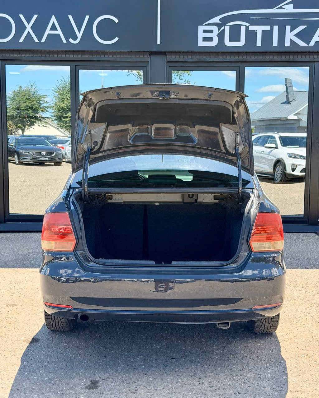 Volkswagen Polo Sedan фото 17
