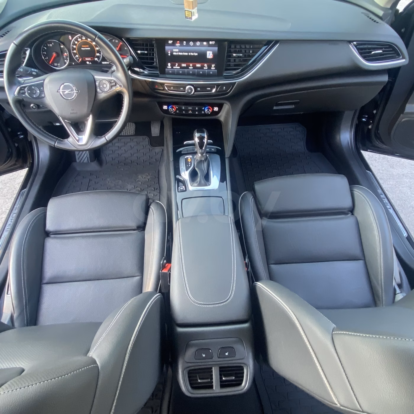 Opel Insignia фото 10