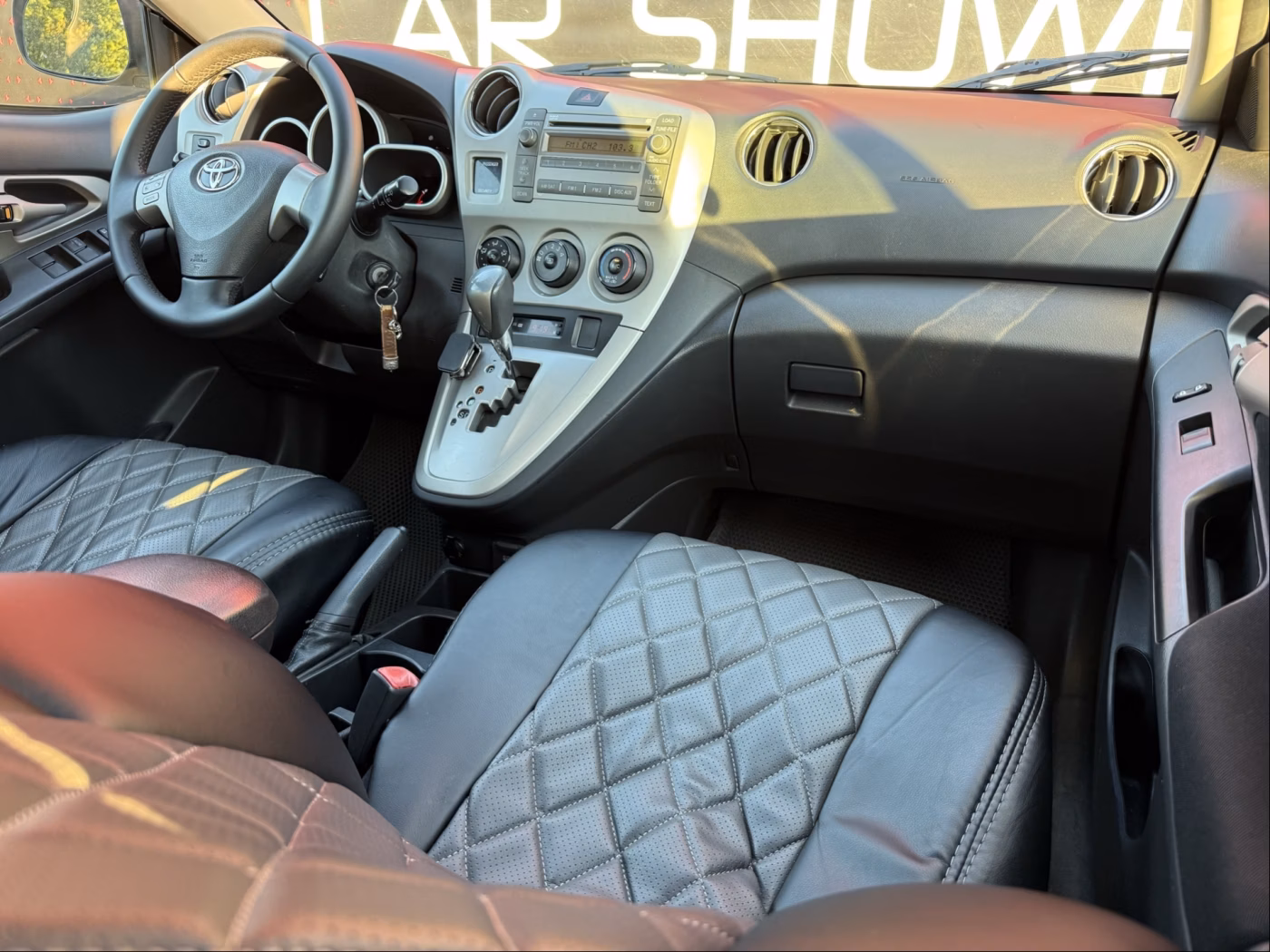 Toyota Matrix фото 7