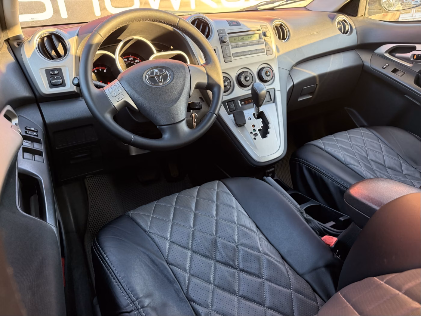 Toyota Matrix фото 9